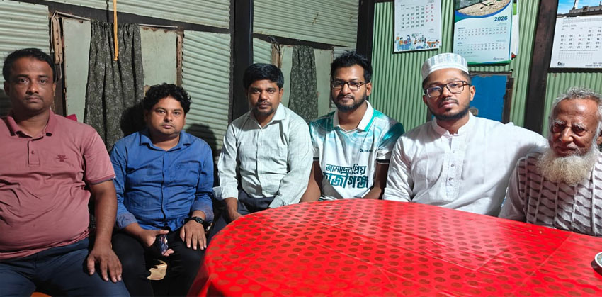 অসুস্থ ব্যবসায়ী আজিজুল ইসলামের পাশে হাজীগঞ্জ সাংবাদিক কল্যাণ সমিতি
