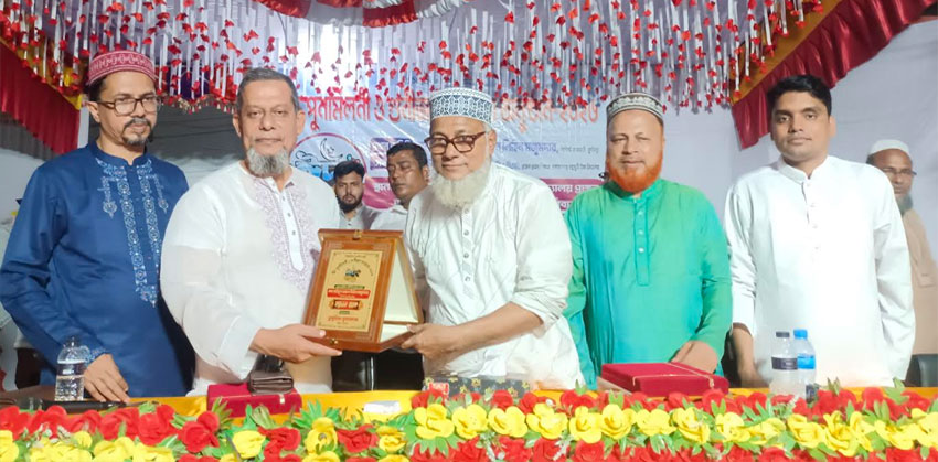 কচুয়ায় ঈদ পুনর্মিলনী, মরণোত্তর ও গুণীজন সংবর্ধনা পেলেন ৮৫ জন 