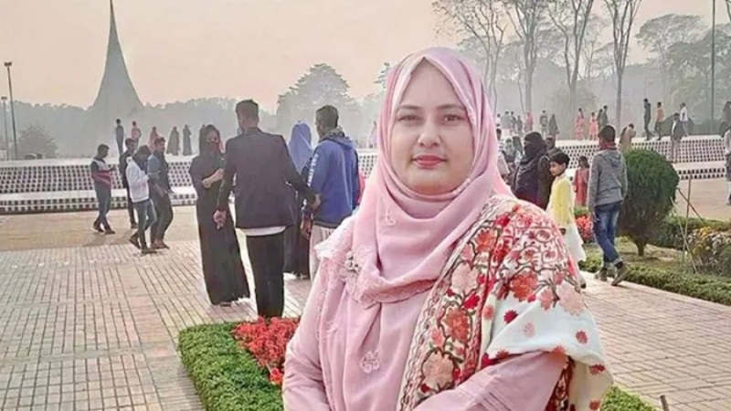 কারামুক্ত হয়ে জেলগেটেই ফের গ্রেফতার আ.লীগ নেত্রী