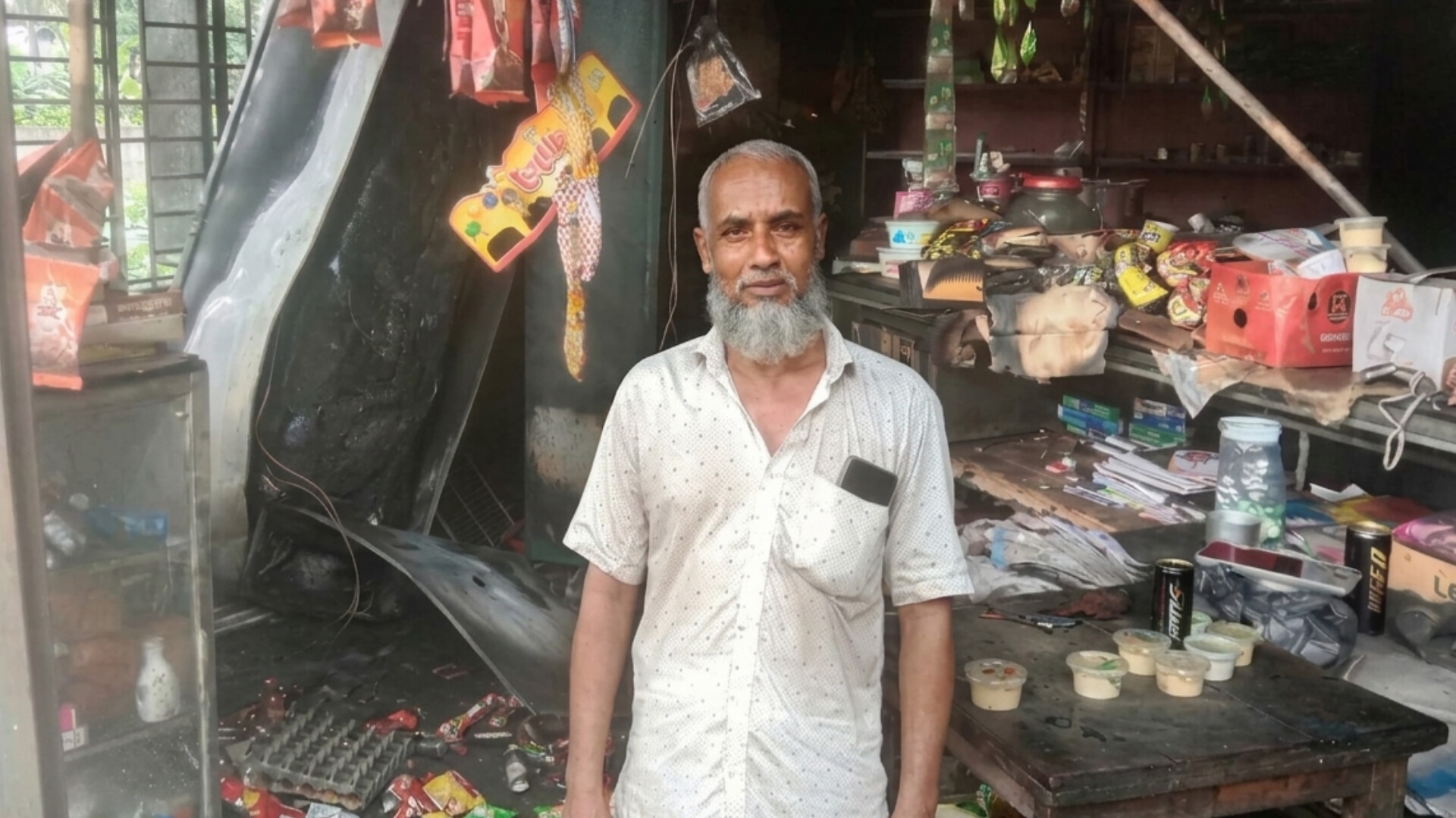 শাহরাস্তিতে আগুনে পুড়ে ছাই ১০ বছরের স্বপ্ন, পথে বসার শঙ্কায় মুদি ব্যবসায়ী