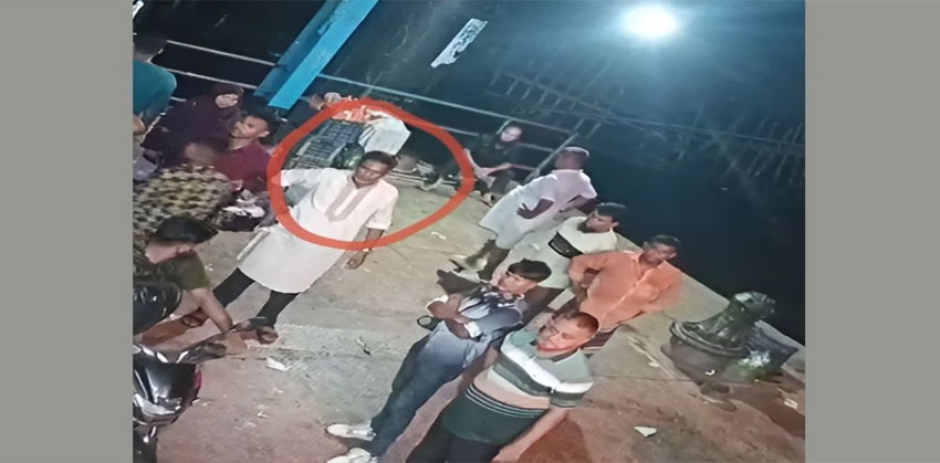 চাঁদার দাবিতে চাঁদপুর লঞ্চঘাটে আমার দেশ প্রতিনিধির ওপর হামলা