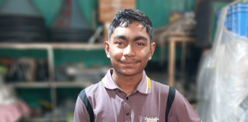 হাজীগঞ্জে লাখ টাকা নিয়ে নিখোঁজ দোকান কর্মচারী তানভীর