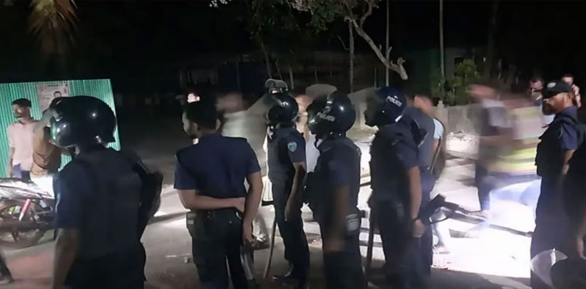 নোয়াখালীতে বিএনপি ও আওয়ামী লীগের রক্তক্ষয়ী সংঘর্ষ: কার্যালয়ে আগুন