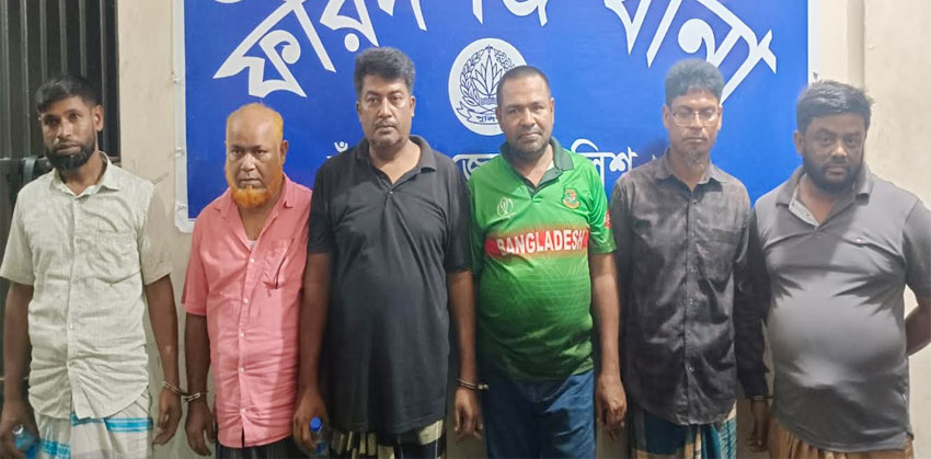 ফরিদগঞ্জে ইউপি মেম্বারসহ ৬ জুয়াড়ি গ্রেপ্তার
