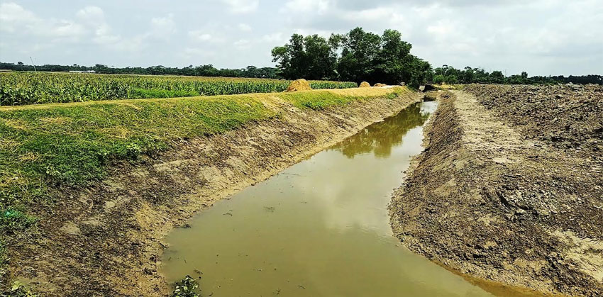 কচুয়া নোয়াগাঁও-সাহেদাপুর খাল পুনঃ খননে হাজারো কৃষকের মুখে হাসি
