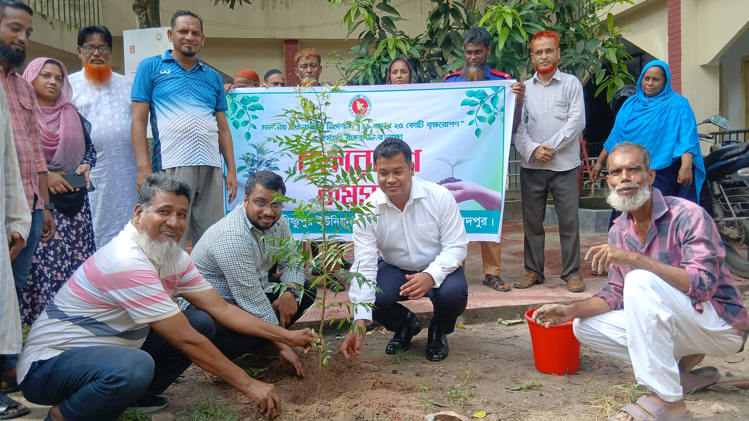 চাঁদপুর সদর উপজেলা এলজিইডির উদ্যোগে বিষ্ণুপুরে বৃক্ষরোপণ কর্মসূচির উদ্বোধন