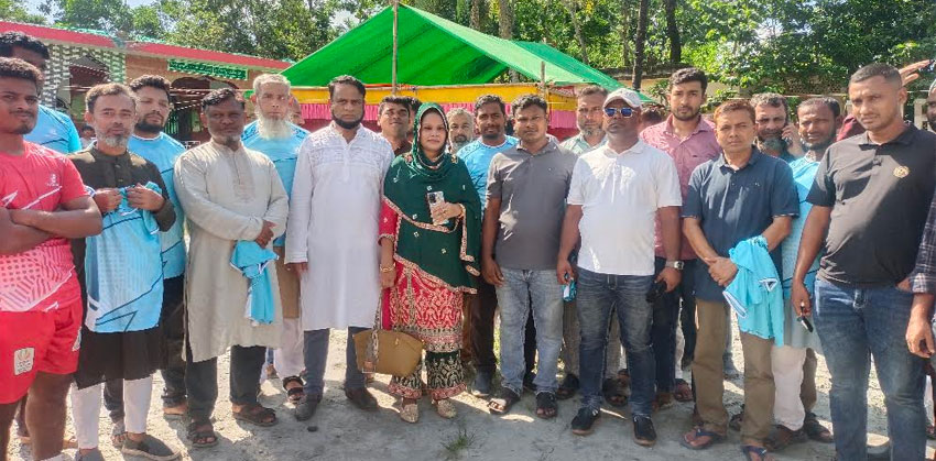 আরাফাত রহমান কোকো স্মরণে কচুয়ায় প্রীতি ফুটবল টুর্নামেন্ট অনুষ্ঠিত