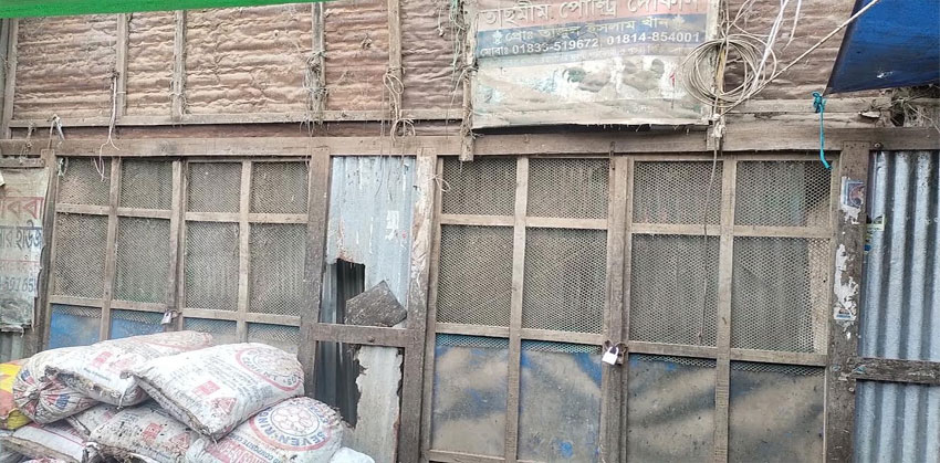 কচুয়ার সাচার বাজারে সরকারি জায়গায় দালান নির্মাণের অভিযোগ
