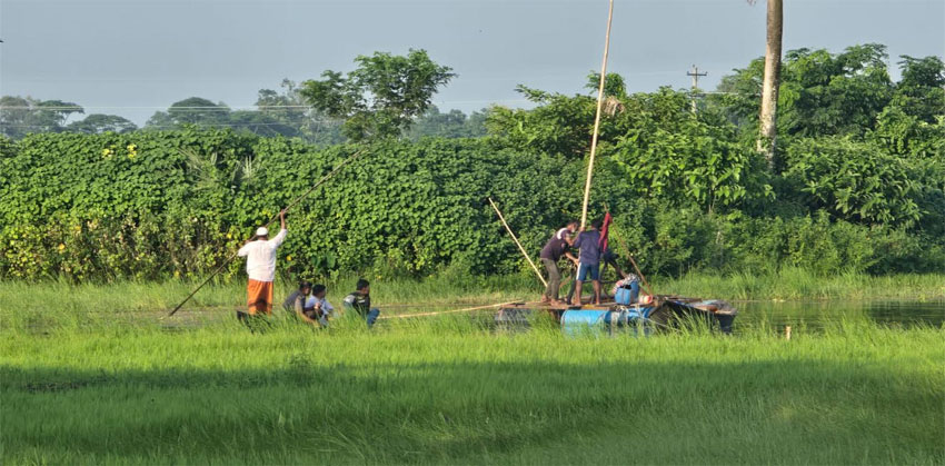 কচুয়ায় ফসলি জমিতে অবৈধ ড্রেজার, ভ্রাম্যমাণ আদালতে জরিমানা