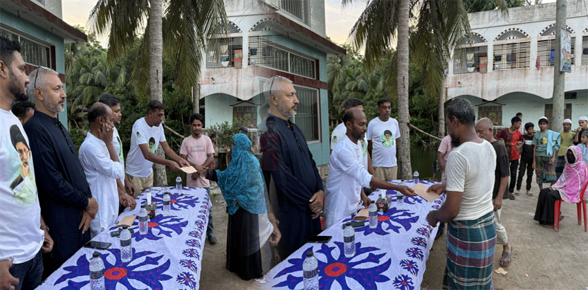ঈদে মিলাদুন্নবী (সা.) উপলক্ষে অসহায় পরিবারের পাশে হাসনাইন (আ.) ইসলামি পাঠাগার