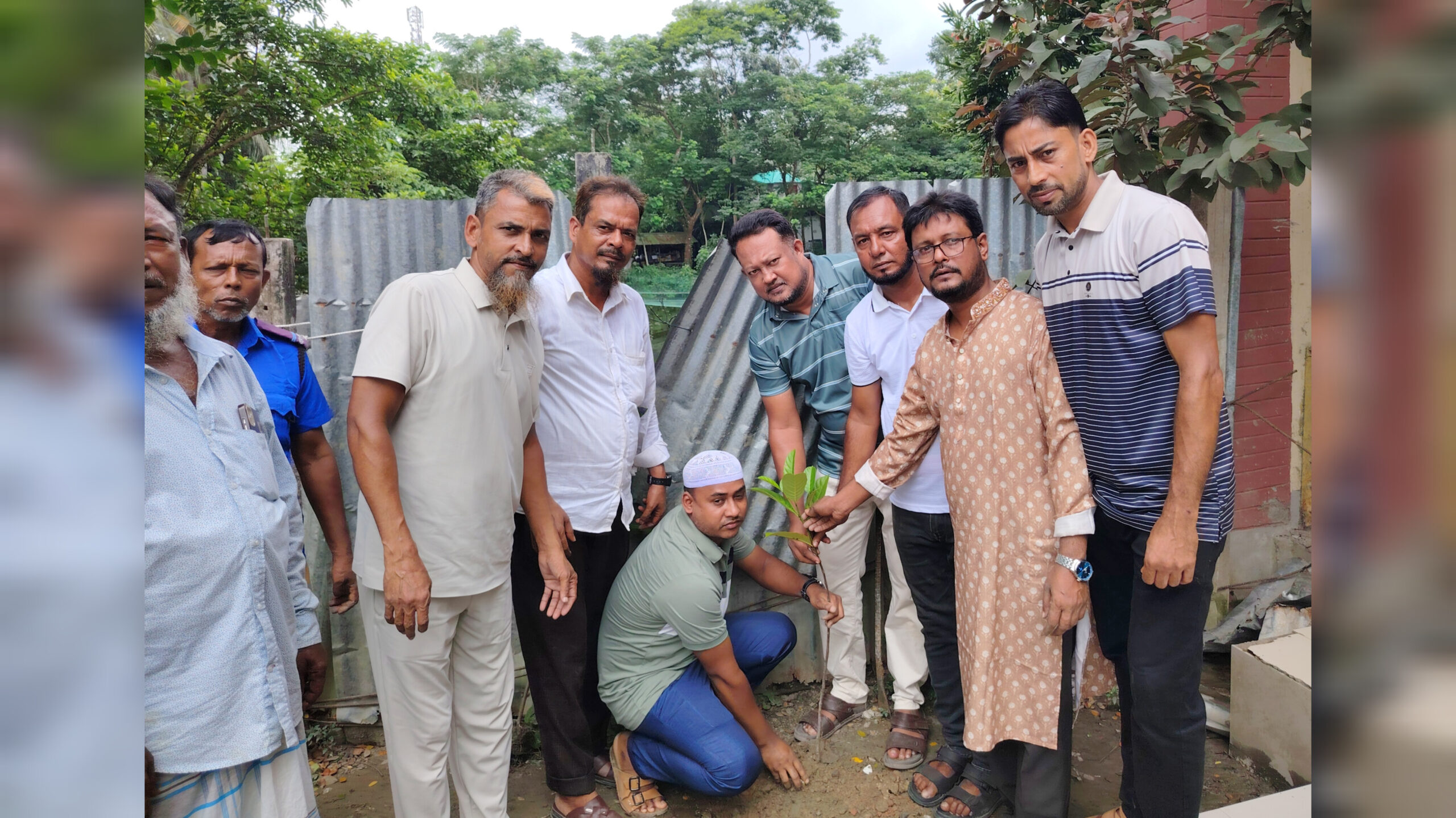 বিএনপি’র প্রতিষ্ঠাবার্ষিকী উপলক্ষে খাদেরগাঁও ইউনিয়ন যুবদলের বৃক্ষরোপণ কর্মসূচি পালন