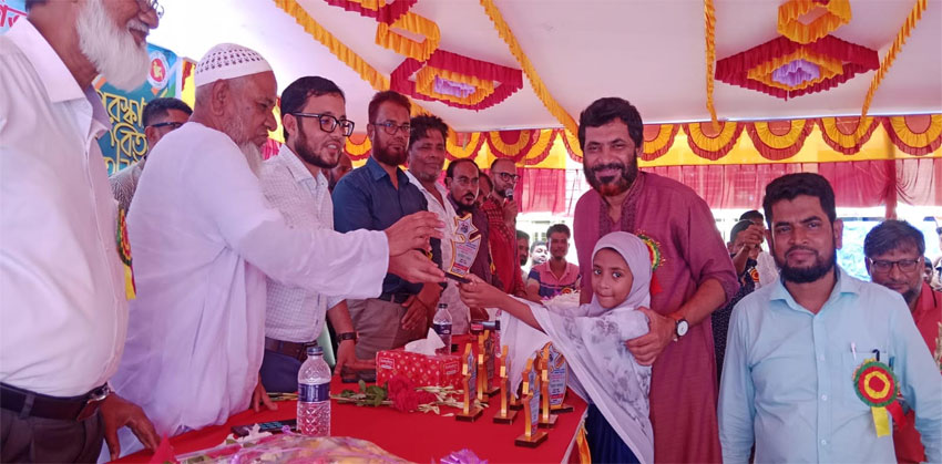 মোহাম্মদপুর সপ্রাবিতে প্রাথমিক শিক্ষা পদক প্রতিযোগিতার পুরস্কার বিতরণ