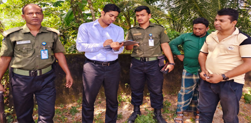 শাহরাস্তিতে কৃষিজমির টপসয়েল কাটায় ২ লাখ টাকা অর্থদণ্ড, ড্রেজার জব্দ
