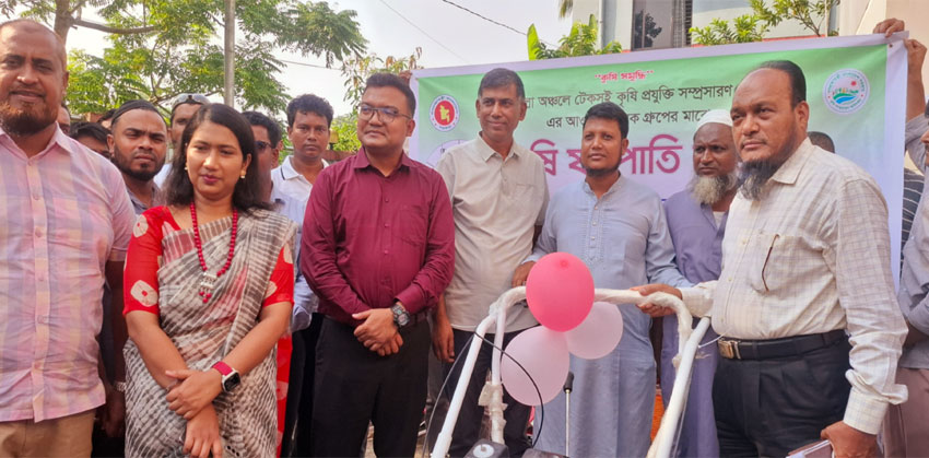 শাহরাস্তিতে কৃষকদের মাঝে ৬৭টি কৃষি যন্ত্র বিতরণ