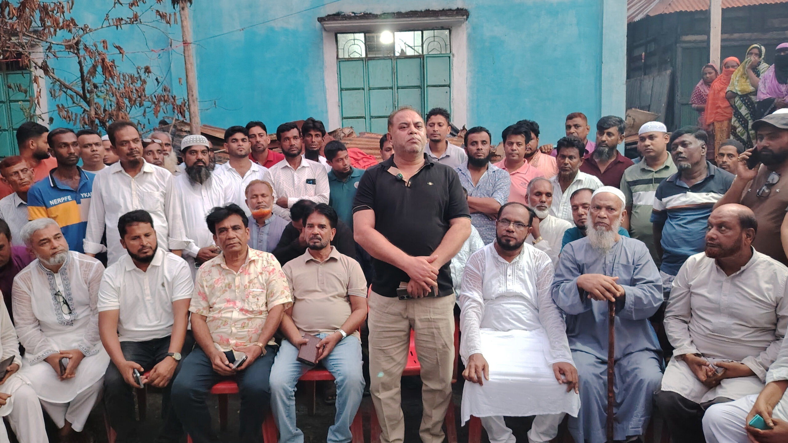 মতলব দক্ষিণে অগ্নিকান্ডস্থল পরিদর্শন করলেন উপজেলা বিএনপি